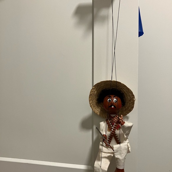 Handcrafted Marionette with Straw Hat - Picture 2 of 2